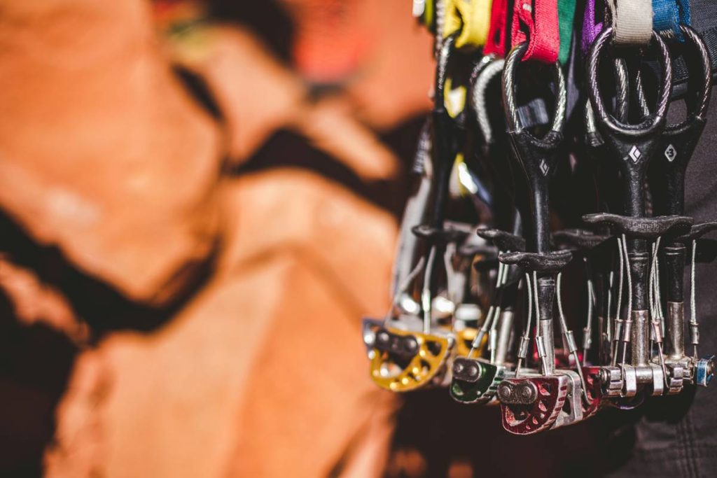 How to Get the Climbing Gear: Your No-BS Guide to Helmets, Harnesses & Trustworthy Picks