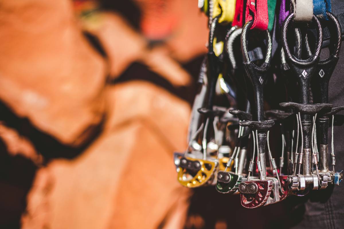 How to Get the Climbing Gear: Your No-BS Guide to Helmets, Harnesses & Trustworthy Picks