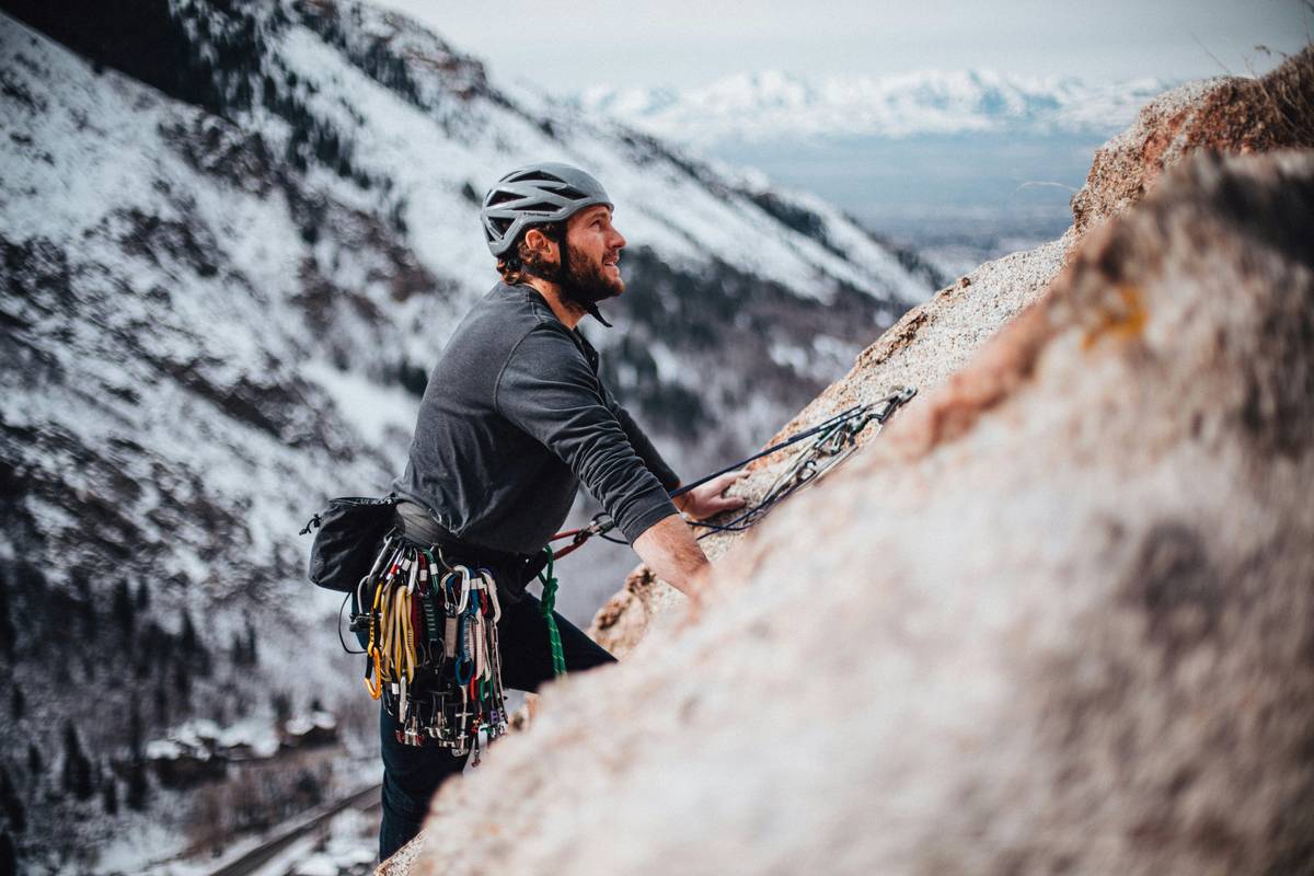 Full-Face Protection: 7 Essential Tips to Avoid Painful Climbing Helmet Mistakes